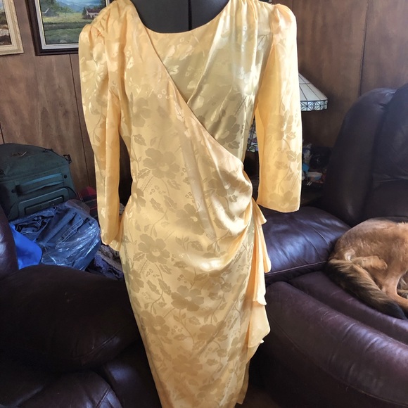 orite Dresses & Skirts - Elegant Yellow Floral Wrap-Style Women’s Dress